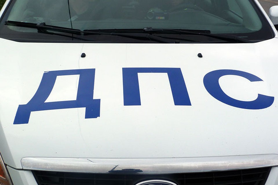 Полицейские выясняют причину аварий.