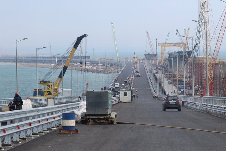 По Крымскому мосту с 16 мая начнется движение автомобильного транспорта