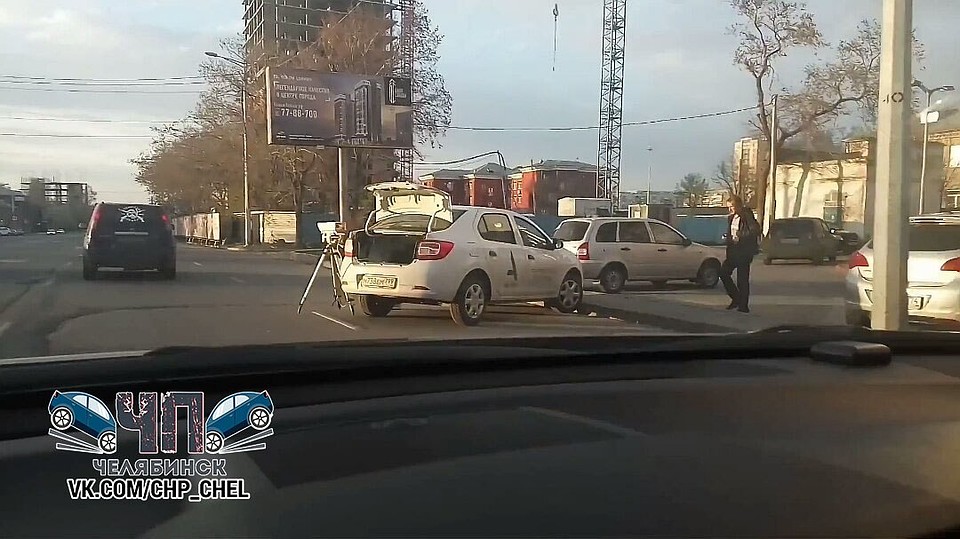 Нарушитель фиксирует нарушения.