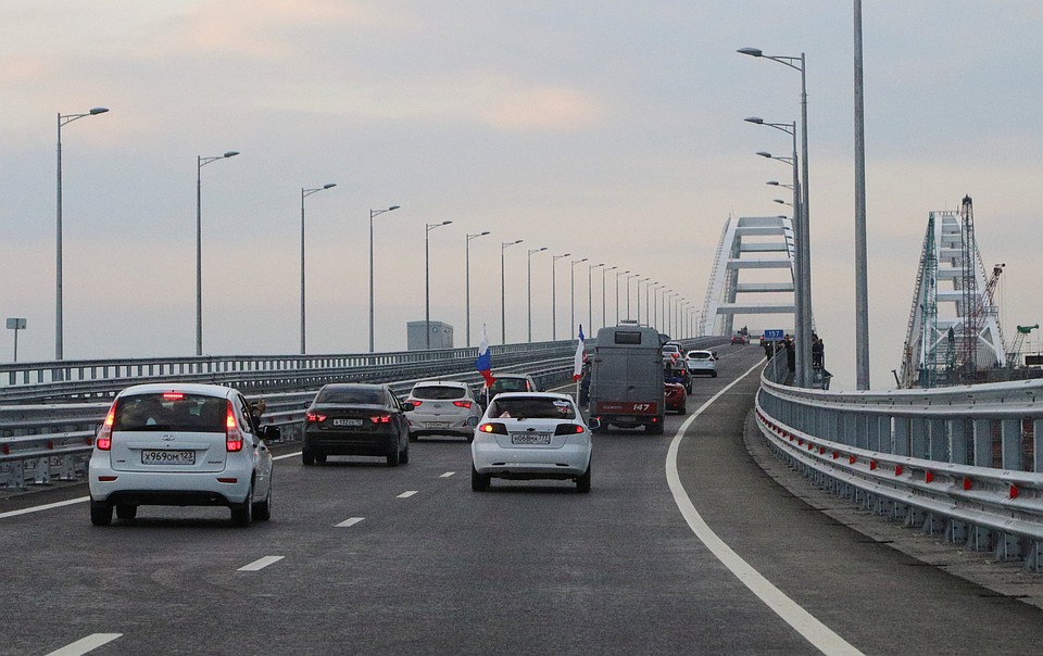Крымский мост был официально открыт во вторник, 15 мая