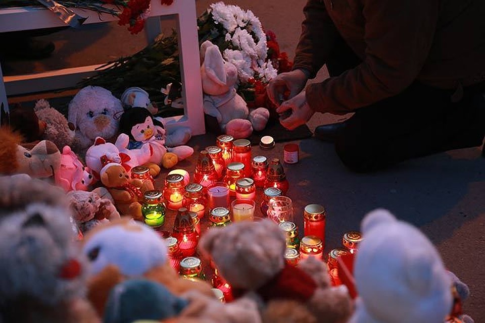 После высадки деревьев волонтеры зажгут свечи – это символ дороги домой для тех детей, что так и не вернулись…