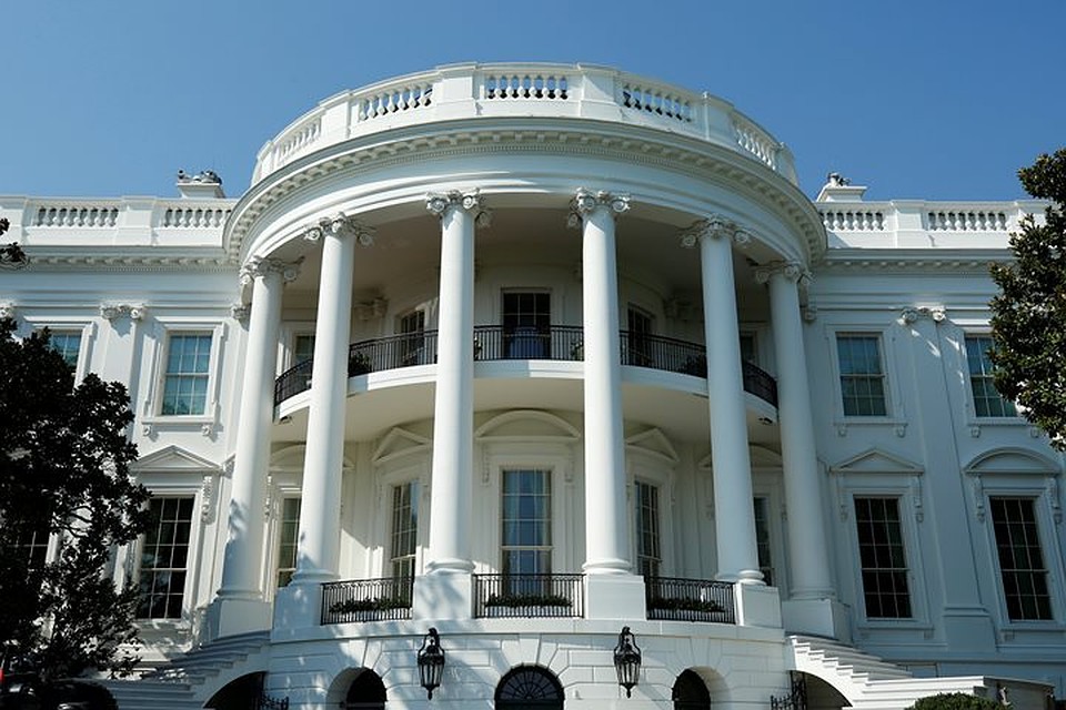 Команда Белого дома отправится в Сингапур для подготовки встречи Трампа и Ким Чен Ына