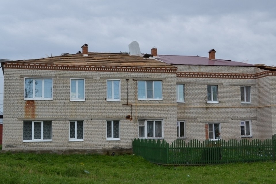 Один из пострадавших домов в Порецком