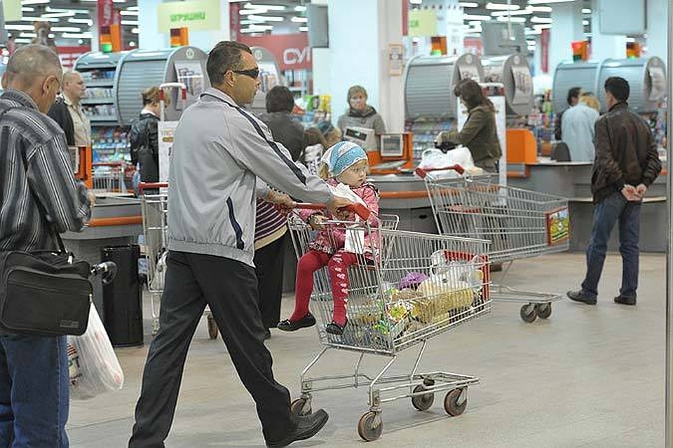 Топливо потянуло вверх и ценники на продукты.