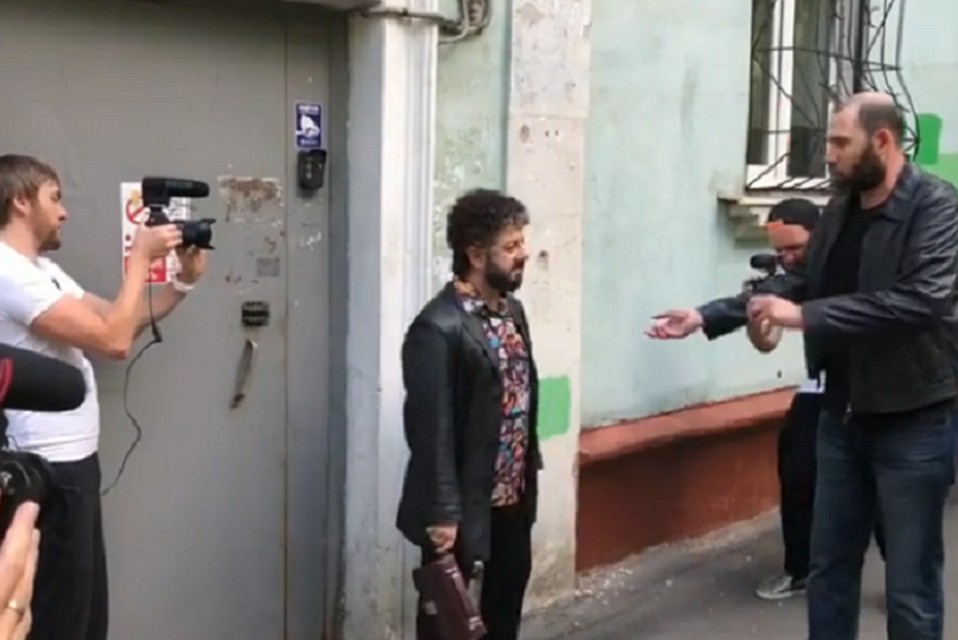 Чтобы правильно сыграть настоящего пятигорчанина, Галустяну пришлось брать уроки у Семена Слепакова.