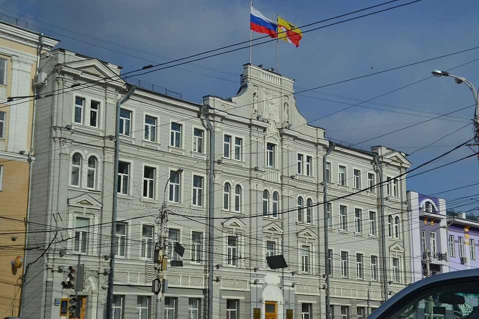 В мэрии все больше возвращенцев.
