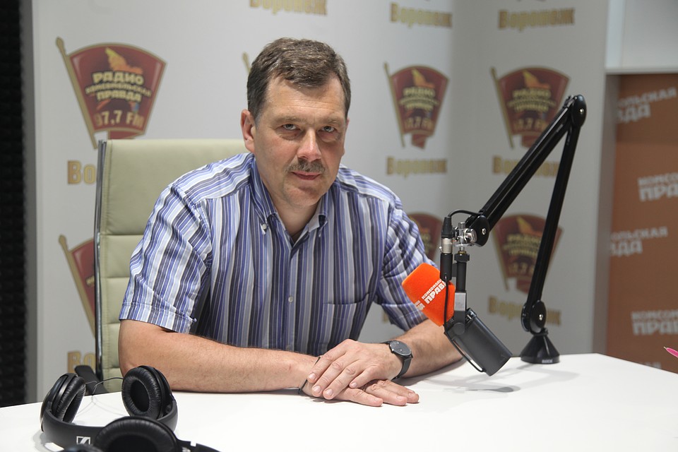 В эфире мы также обсудили транспортную систему Воронежа и те условия, в которых находится малый бизнес