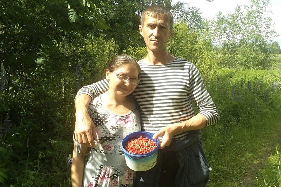 Ближайшие 20 дней пострадавший мурманский рабочий проведет в реабилитационном центре Колы. Мужчине повезло с родственниками, которые ухаживают за ним в то время, как он фактически прикован к постели. Фото: Татьяна Киреева