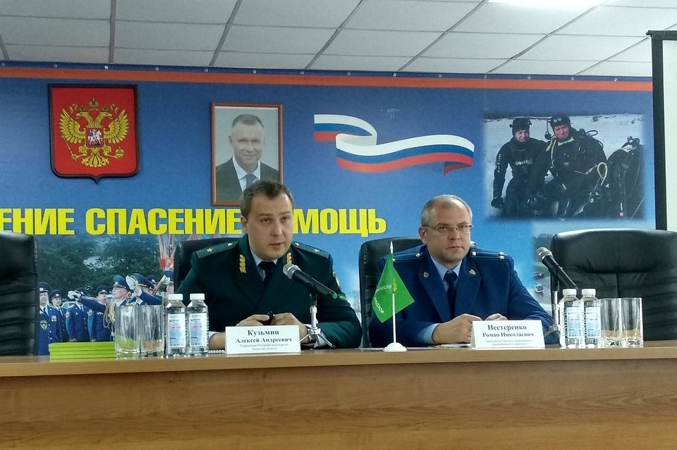 Глава регионального Росприроднадзора Алексей Кузьмин (слева) рассказал много интересного
