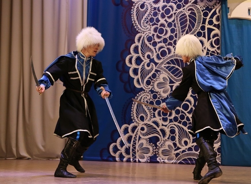 Танец казаков.