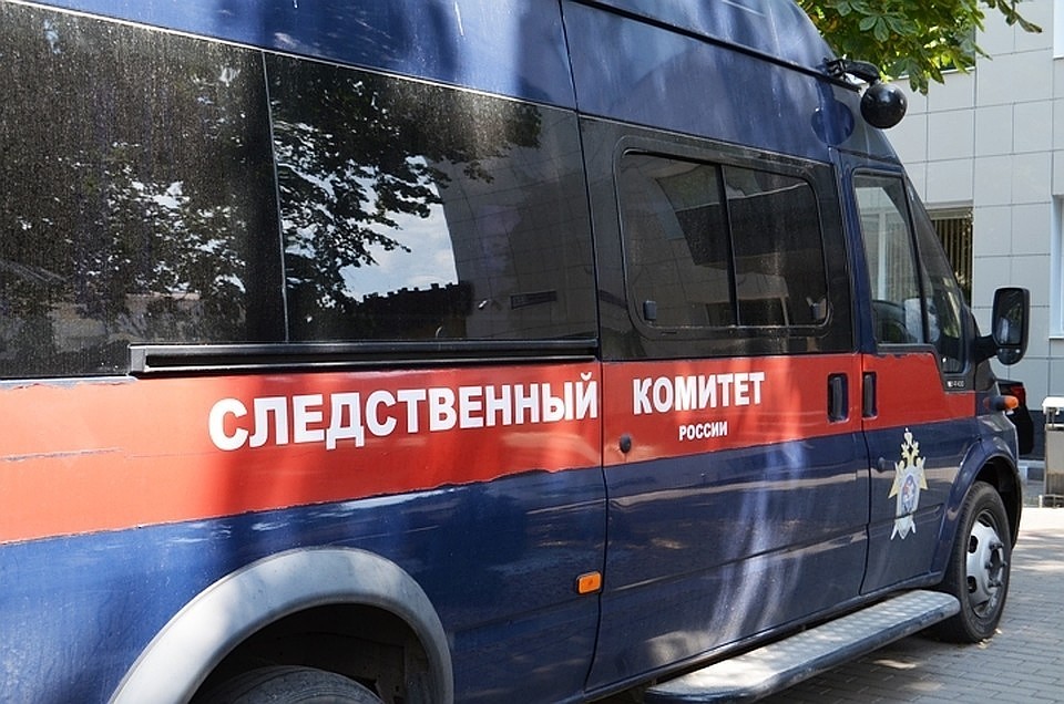 Следователи проверяют причину падения с 6 этажа 26-летней девушки