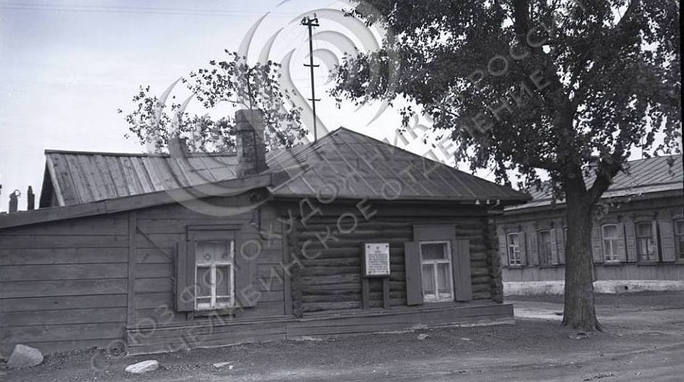 Так выглядел дом, где жил большевик. Фото из музея завода имени Колющенко.