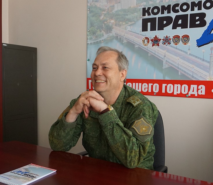 Такое фото - большая редкость, хотя чувства юмора Басурину не занимать.