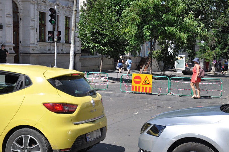Если перекрыть метров триста всего одной центральной улицы, то город накроет транспортный апокалипсис