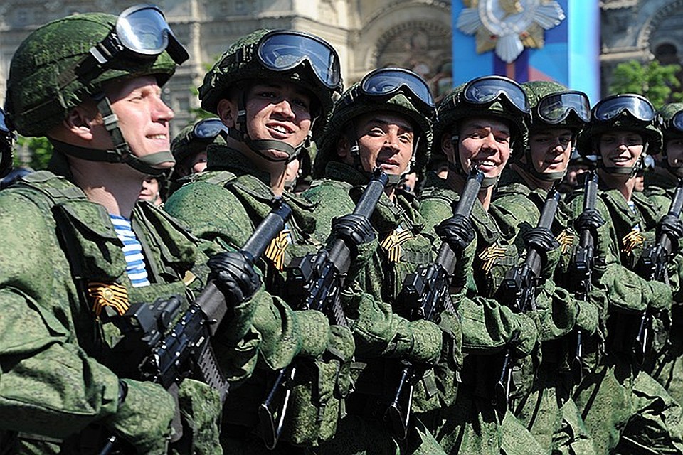 Военнообязанным россиянам при прохождении комиссии будут на пунктах приписки выдавать персональную электронную карту (ПЭК)