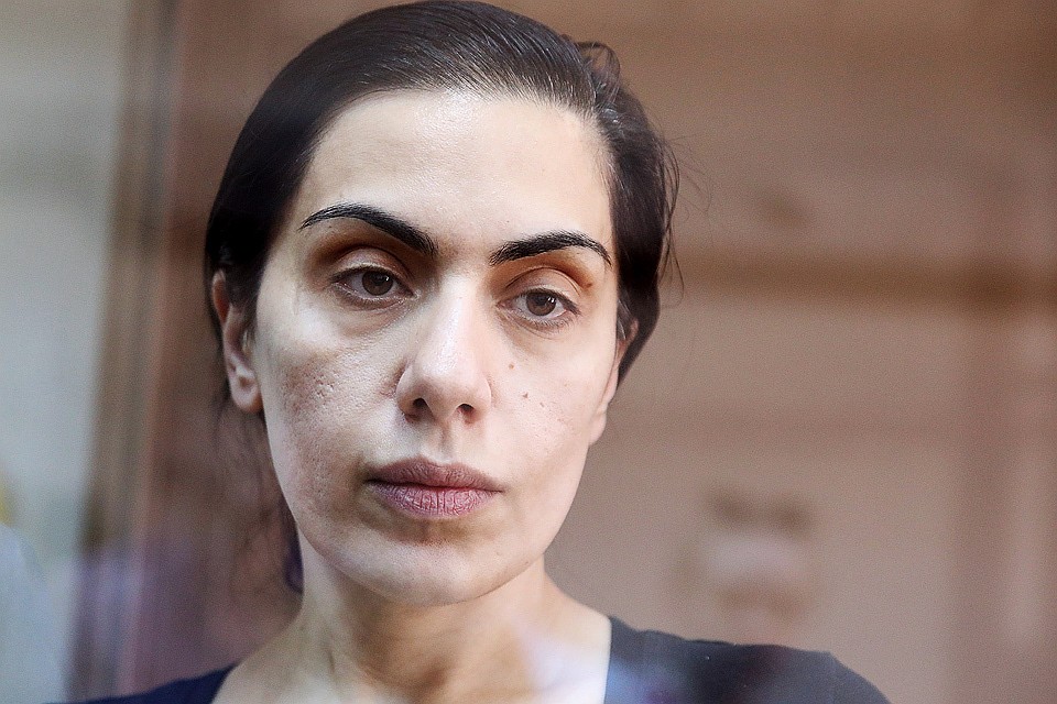 Член правления "Интер РАО" Карина Цуркан, обвиняемая в шпионаже в пользу Румынии, во время рассмотрения законности ареста в Мосгорсуде. ФОТО Михаил Почуев/ТАСС