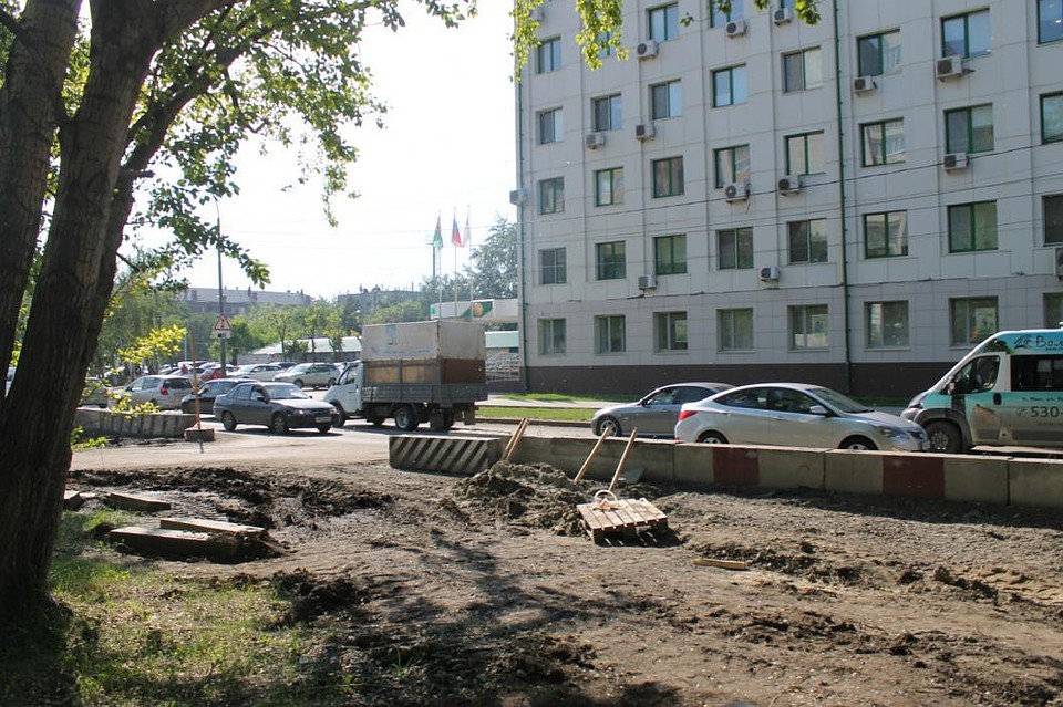 После реконструкции улица Мельникайте в Тюмени станет не только шире, но и зеленее. Фото t-l.ru
