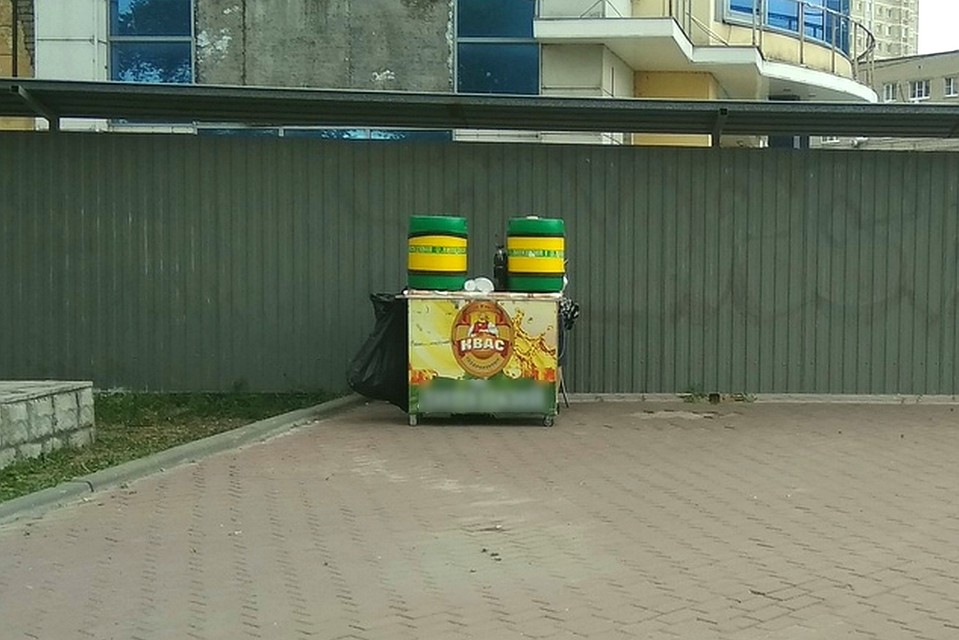 Липчан предупреждают покупать напитки только в разрешенных местах