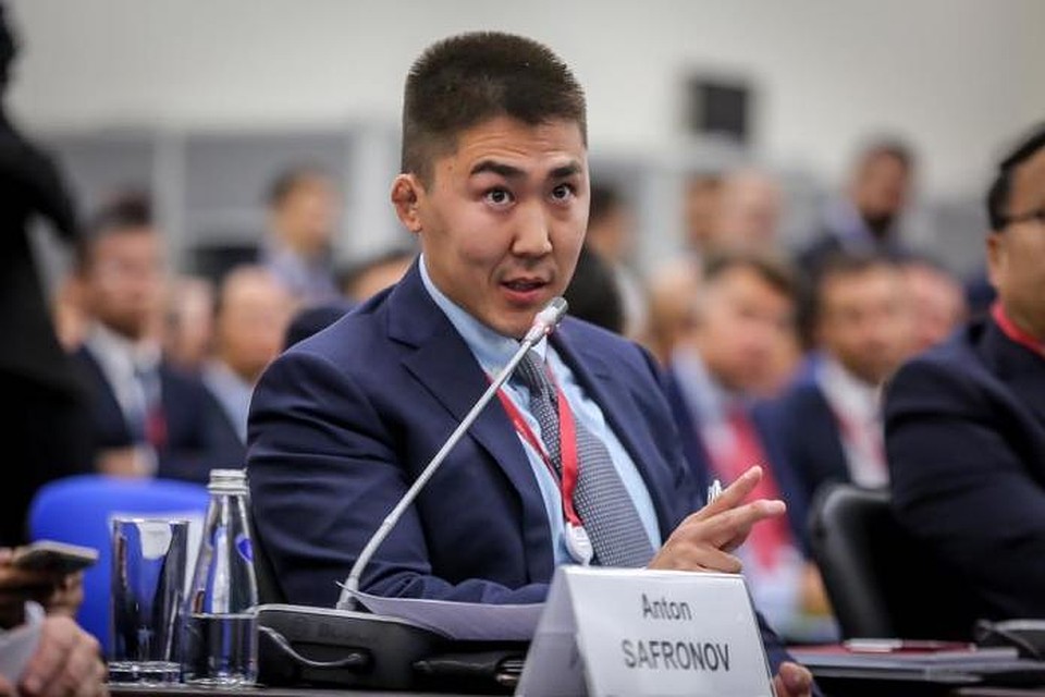 Антон Сафронов принял добровольное решение подать в отставку.