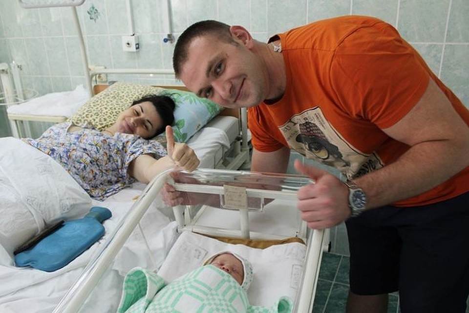 Сейчас будущих пап готовят к родам, настраивают, говорят с ними об этом. Фото: rod3.ru