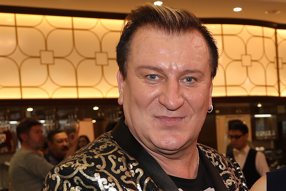 У певца пропали золото, часы, смартфон и крупная сумма денег