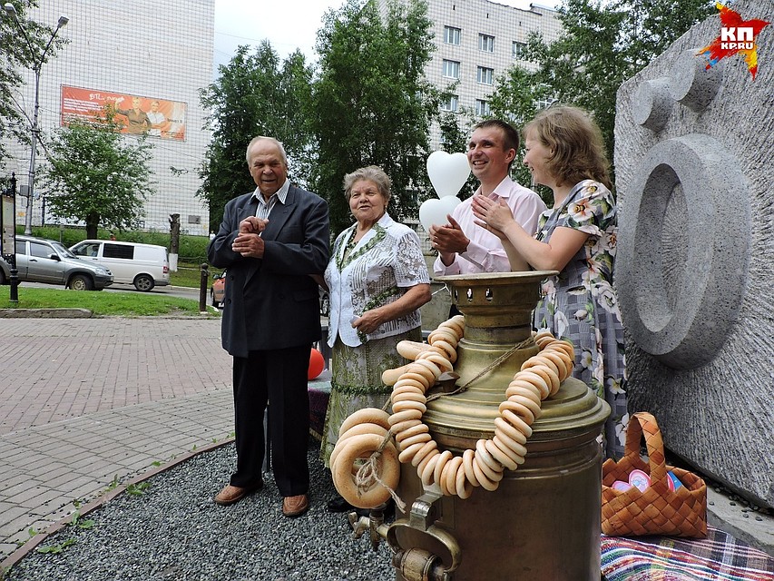 В Сыктывкаре отмечают День поцелуев