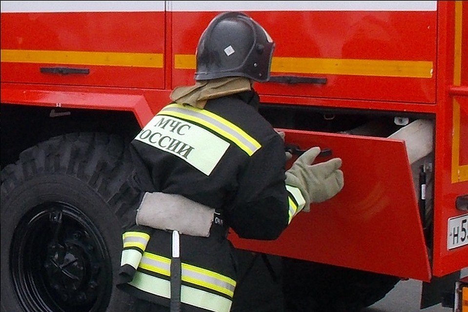 В самый разгар дня в Тюмени вспыхнула квартира