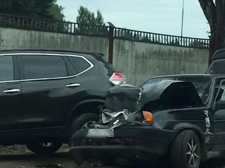 ВАЗ 2114 врезался в «Nissan x-trail». Фото: сайт города Торжка