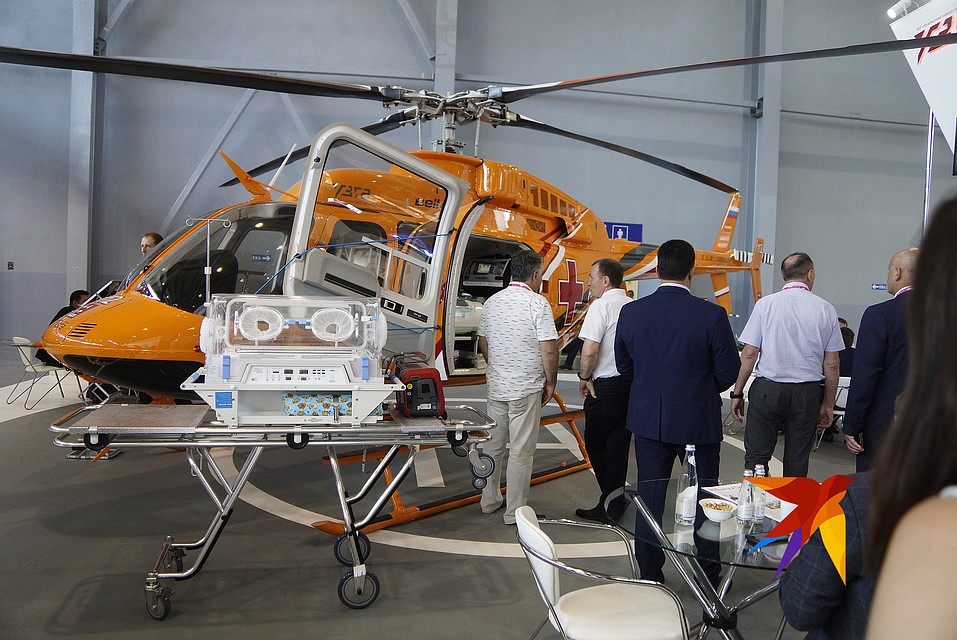 УЗГА выпускает легкие многоцелевые вертолеты Bell 407, и самолеты L410, в том числе в санитарной модификации с медицинским модулем
