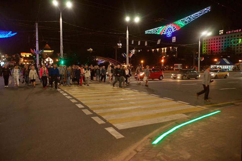 Светящиеся полосы появились в центре Витебска. Фото: news.vitebsk.cc