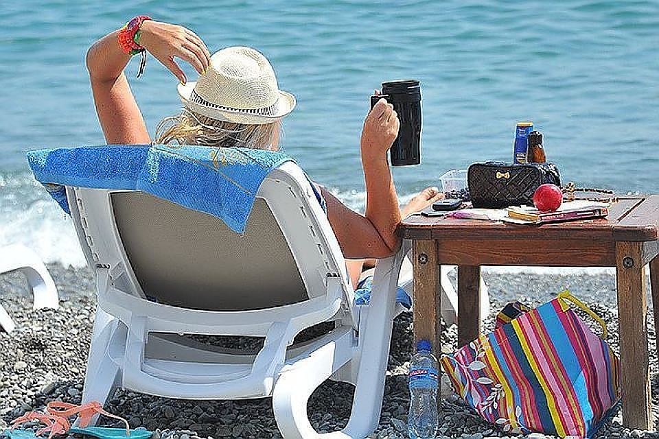 Море прогрелось до +25 градусов. Пора собирать чемоданы и ехать в Крым.