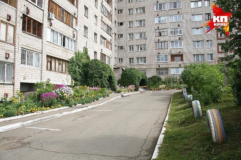В Петербурге школьница выжила после падения с 9 этажа