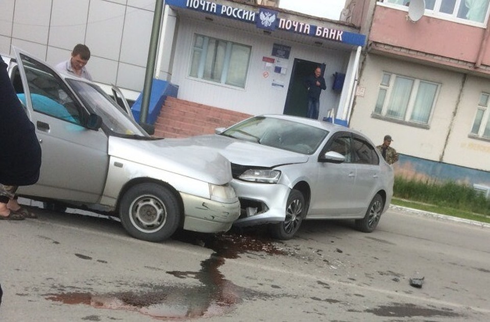 ДТП В Ноябрьске: автомобили бились за дорогу до первой антифризной крови Фото: vk.com