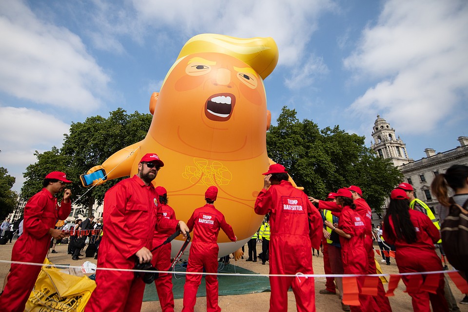 надувная фигура президента США Дональда Трампа в Лондоне