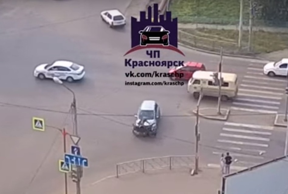 О том, насколько серьезные травмы получил мужчина, не сообщается. Фото: стопкадр