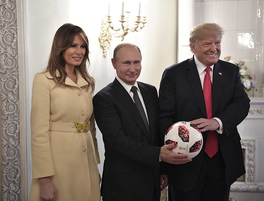 Владимир Путин и Дональд и Меланья Трамп на встрече в Хельсинки 16 июля