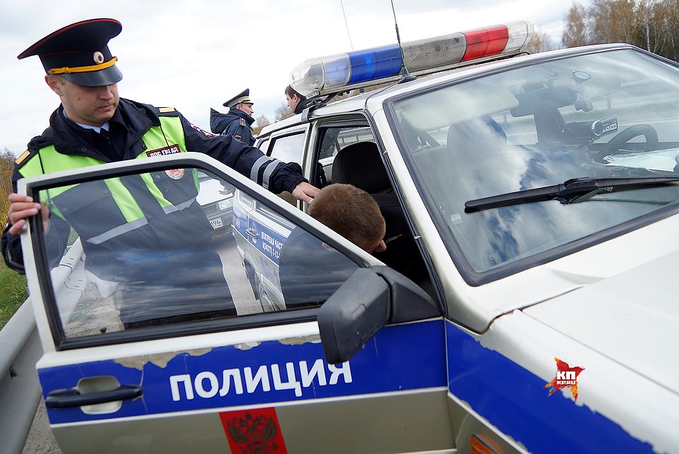 Суд приговорил лжеполицейского к семи годам колонии строгого режима