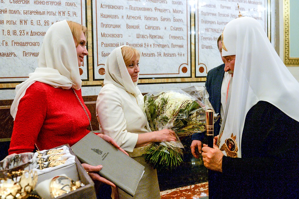 Председатель совета кинокомпании «Союз Маринс Групп» Галина Отделкина поздравляет Патриарха Московского и всея Руси Кирилла со Светлым праздником Пасхи.
