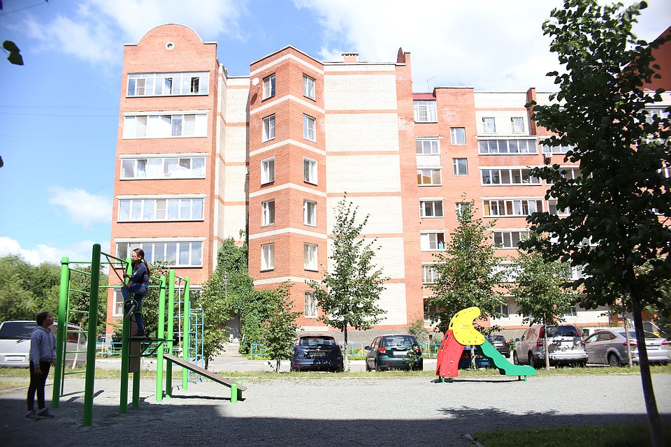 В этом доме случилось происшествие.