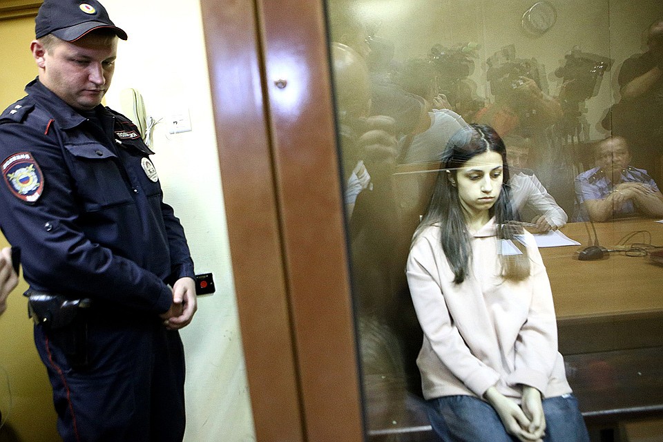 Ангелина Хачатурян во время избрания меры пресечения в Останкинском суде. ФОТО Никеричев Андрей / АГН Москва