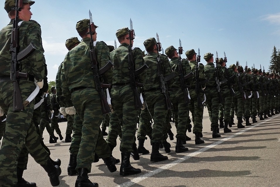 Десятиклассник Вадим грезил о том, чтобы поступить в военный вуз и служить Родине.