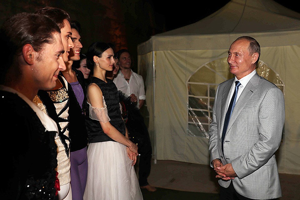 Владимир Путин приехал на гала-концерт звезд мирового балета. Фото: Михаил Климентьев/ТАСС