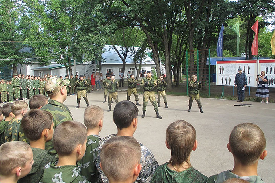 День десантника в "Юности" прошел по-боевому.