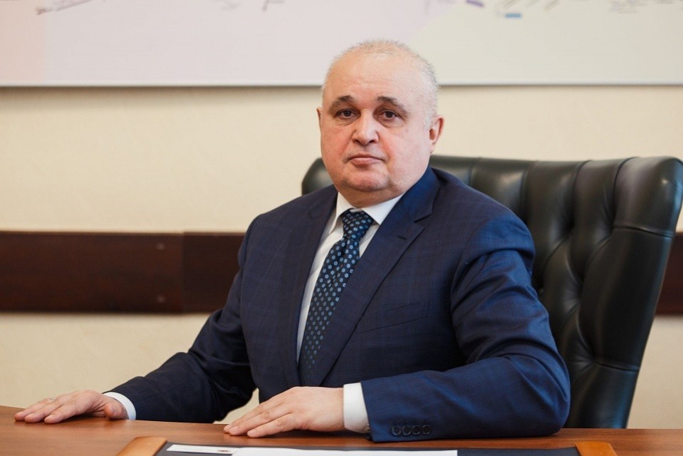 Сергей Цивилев поздравил кузбассовцев с Днем строителя