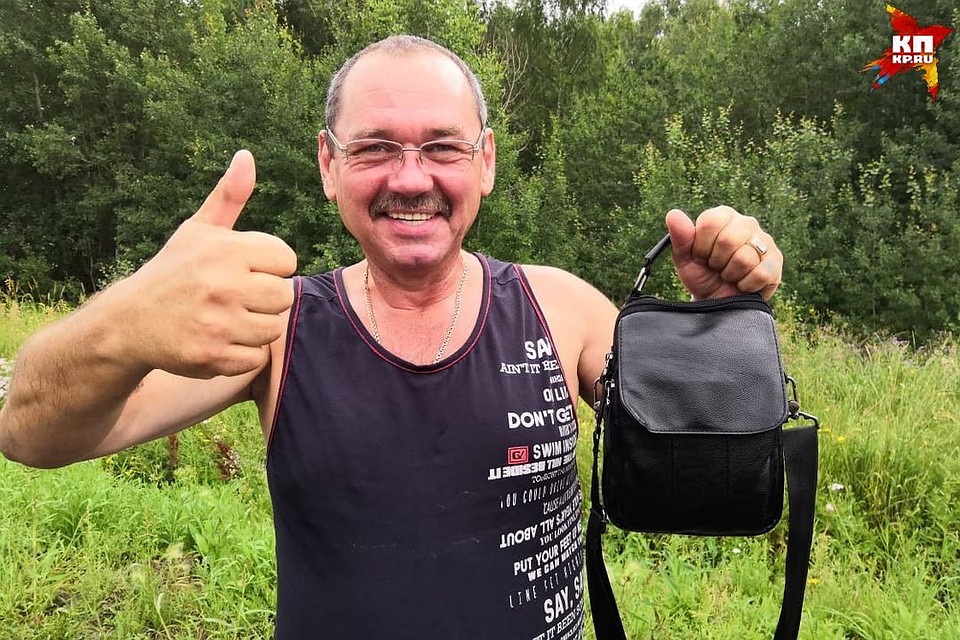 Александр Фомин благодарит сотрудников трактира за честность и отзывчивость. Фото: Светланы Фетисовой