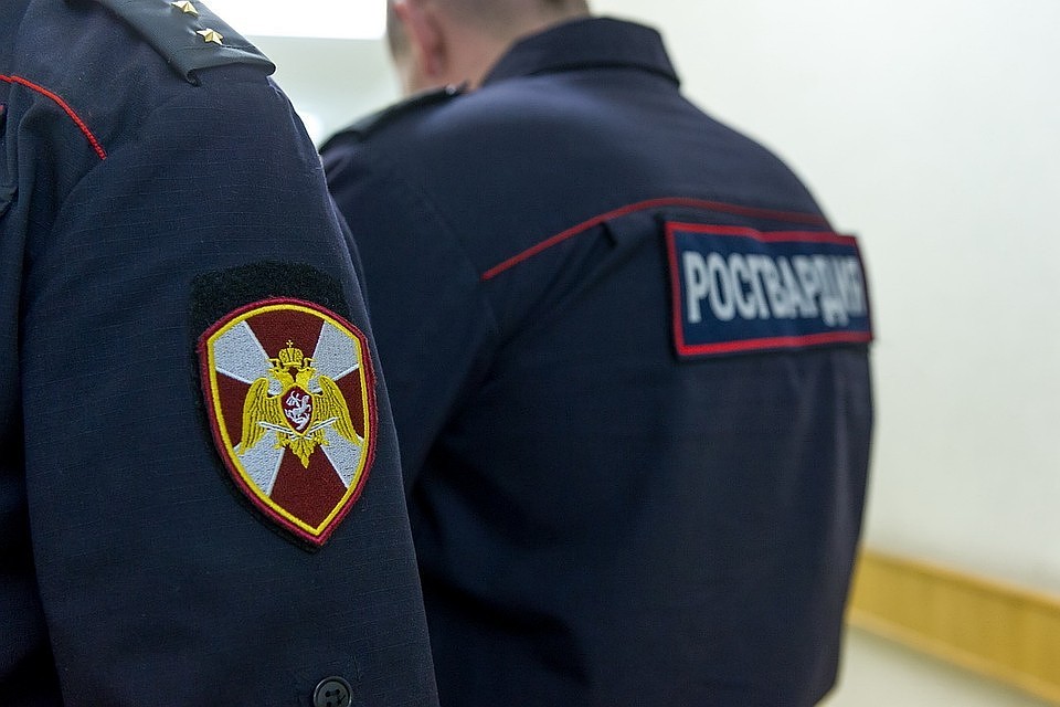 Буянов отправили в полицию, чтобы там провели проверку и привлекли их к ответственности.