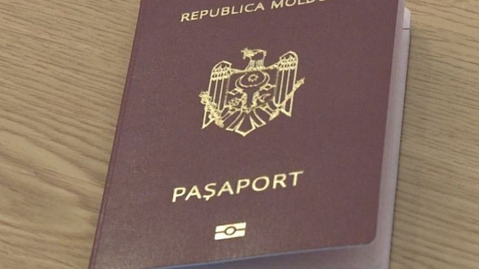 Кто и где был в заграничных командировках во время весенне-летней сессии парламента