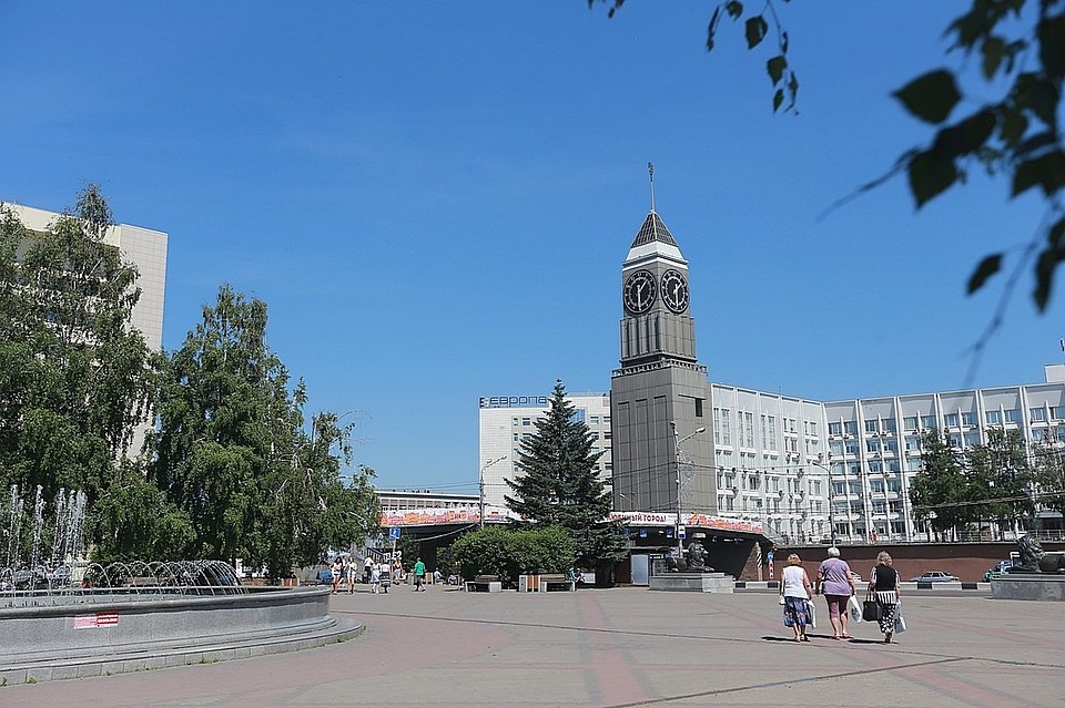 Пешеходный мост у Театральной площади Красноярска украсят подсветкой.