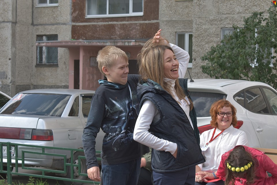 Детям на фотографиях скоро предстоит перешагнуть школьный возраст и влиться во взрослое общество
