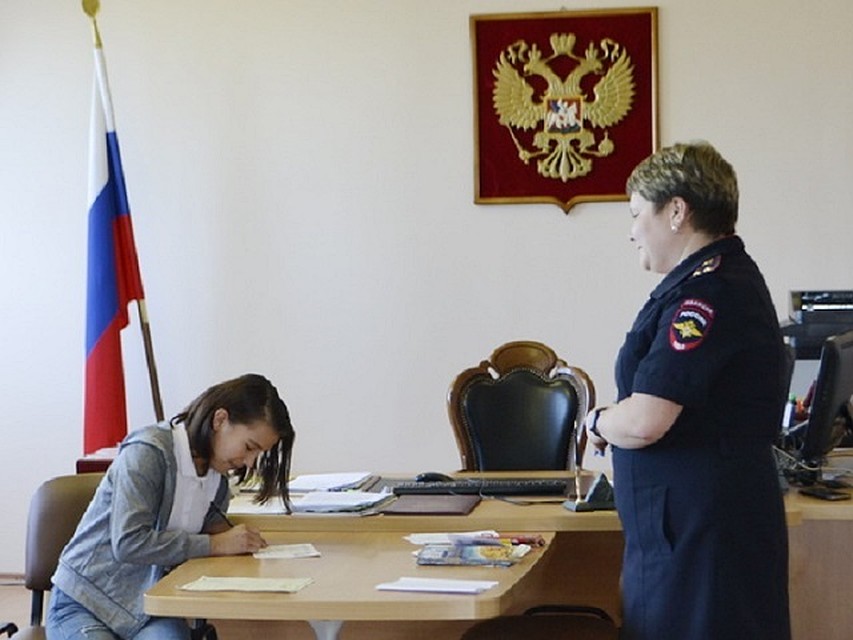 Приморских подростков попросили беречь паспорта. Фото: 25.мвд.рф